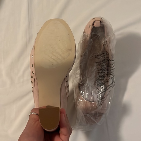 Heels - Picture 3 of 3